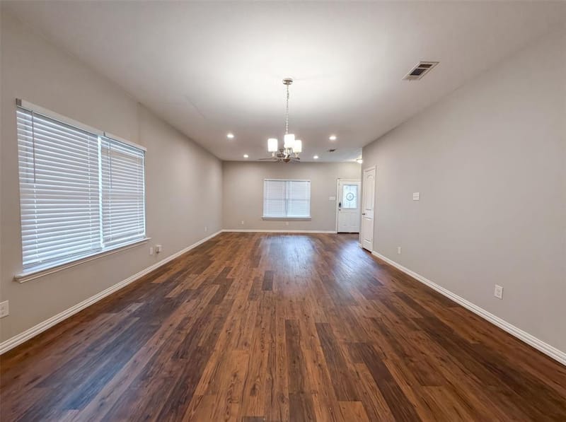 619 E Arlington Avenue, Fort Worth TX 76104 - Photo 7