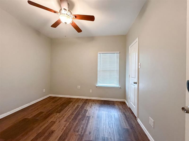 619 E Arlington Avenue, Fort Worth TX 76104 - Photo 10