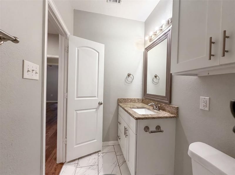 619 E Arlington Avenue, Fort Worth TX 76104 - Photo 15