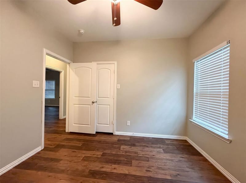 619 E Arlington Avenue, Fort Worth TX 76104 - Photo 8