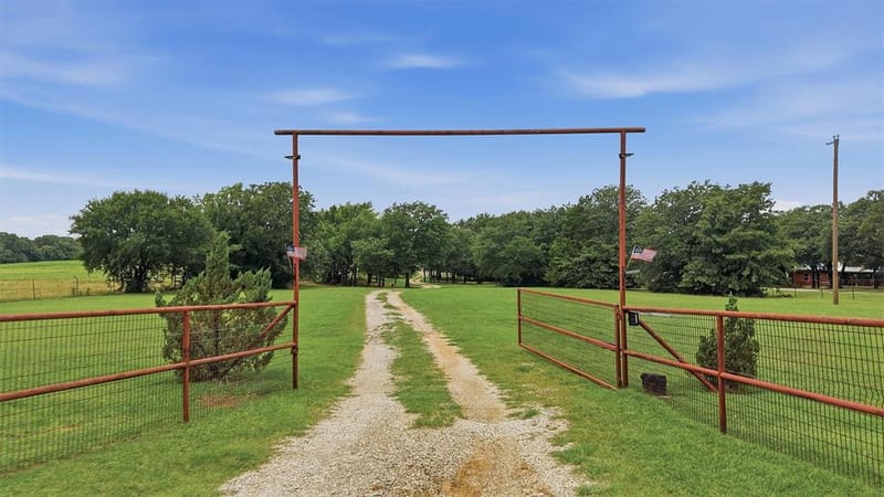 7277 W Line Road, Collinsville TX 76233 - Photo 10