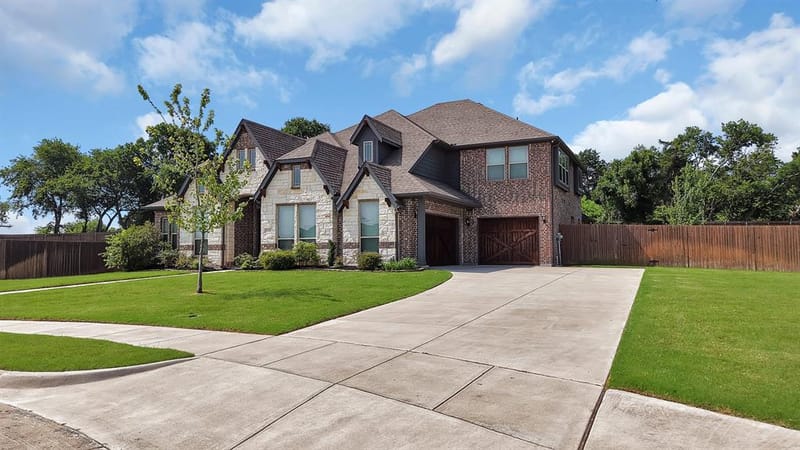810 Sundown Court, Midlothian TX 76065 - Photo 2