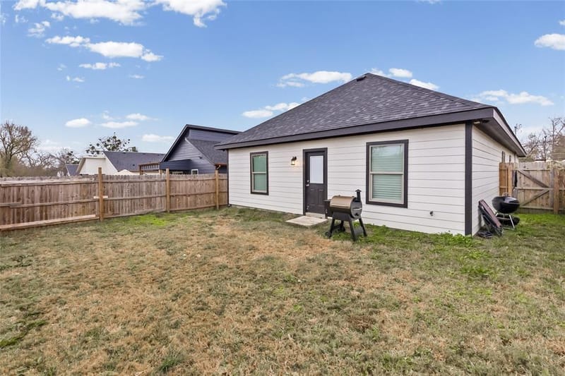 1326 Hemphill Street, Greenville TX 75401 - Photo 36