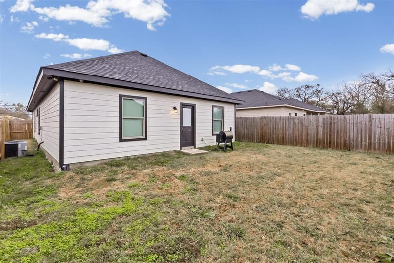 1326 Hemphill Street, Greenville TX 75401 - Photo 34