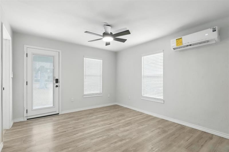 3212 Galvez Avenue, Fort Worth TX 76111 - Photo 5