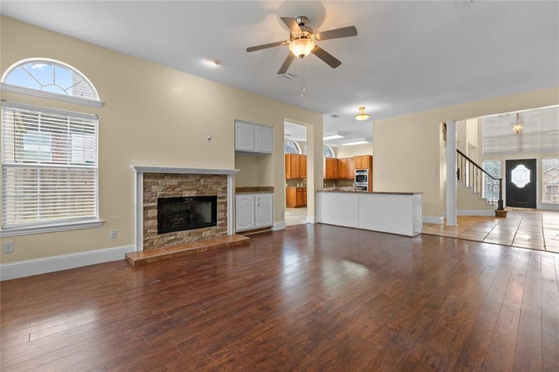 3607 Flagstone Drive, Carrollton TX 75007 - Photo 10
