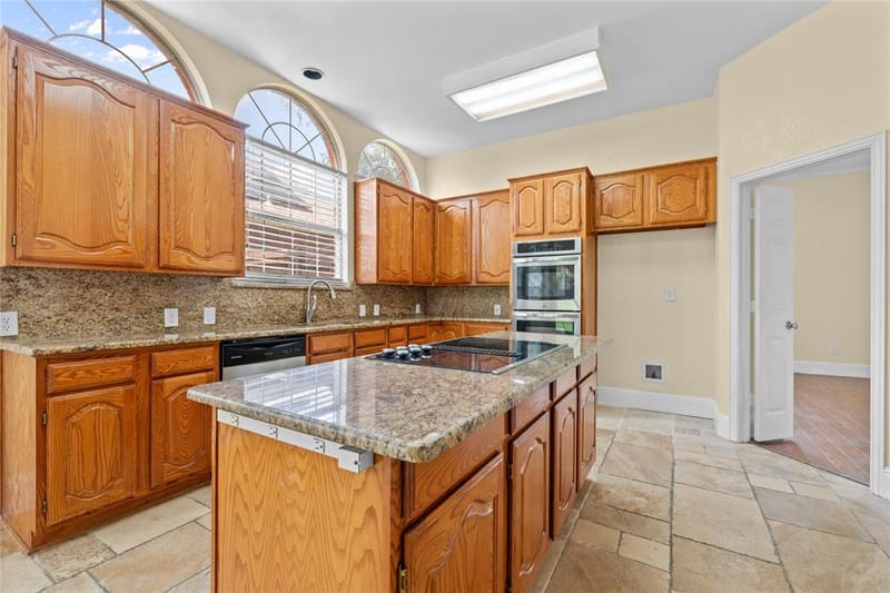 3607 Flagstone Drive, Carrollton TX 75007 - Photo 8