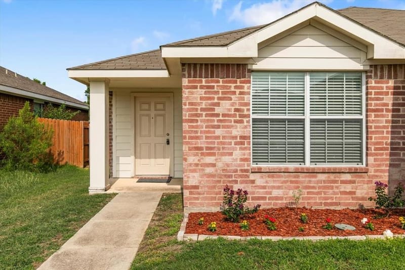 621 Woodpecker Lane, Fort Worth TX 76108 - Photo 3