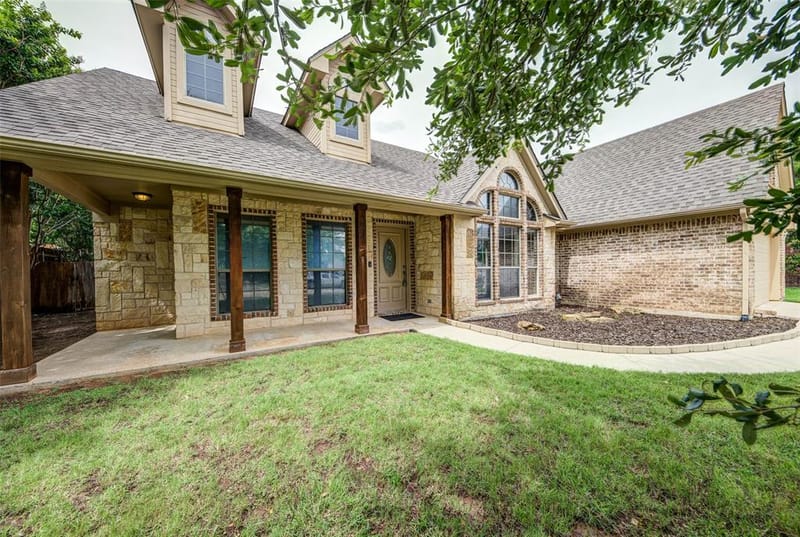 2105 Ridgewood Drive, Bridgeport TX 76426 - Photo 3