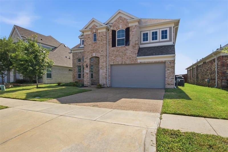 318 Gleneagles Drive, Garland TX 75040 - Photo 2