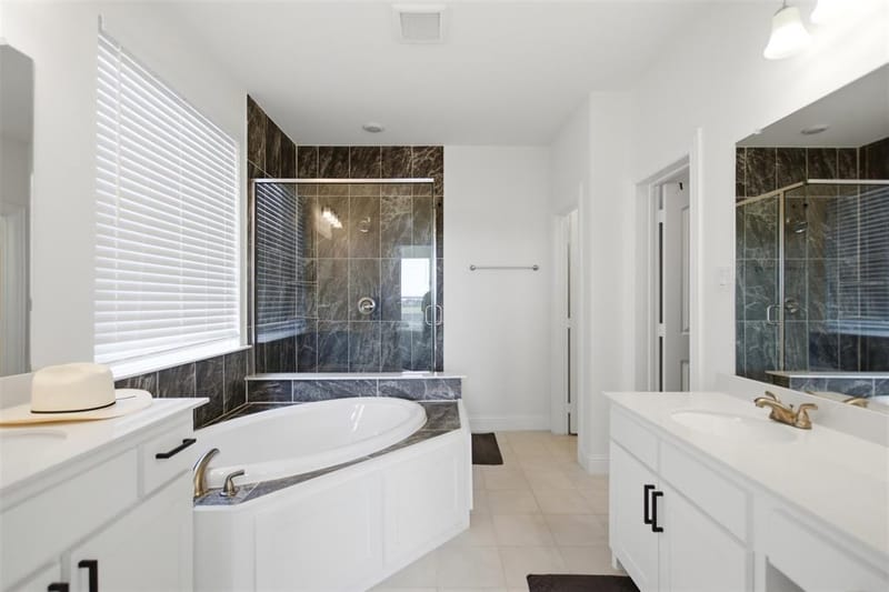 318 Gleneagles Drive, Garland TX 75040 - Photo 12
