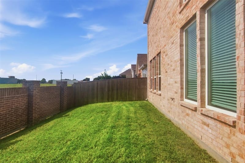 318 Gleneagles Drive, Garland TX 75040 - Photo 25