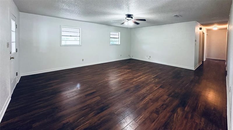 303 N Victor Street, Comanche TX 76442 - Photo 4