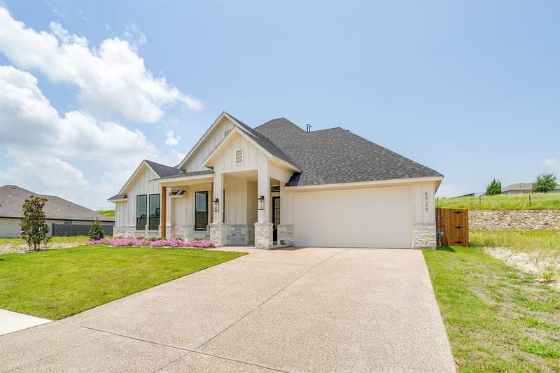 6926 Trail Rock Drive, Benbrook TX 76126 - Photo 2