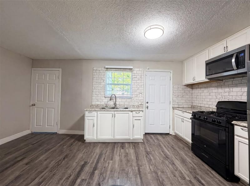 2008 Danner Street, Fort Worth TX 76105 - Photo 6