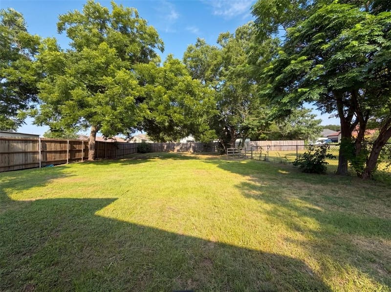 2008 Danner Street, Fort Worth TX 76105 - Photo 17