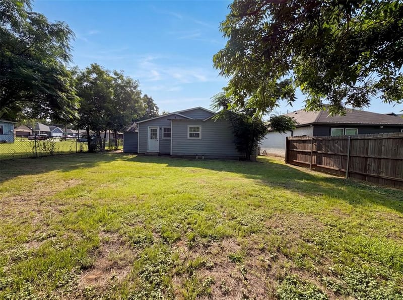 2008 Danner Street, Fort Worth TX 76105 - Photo 5