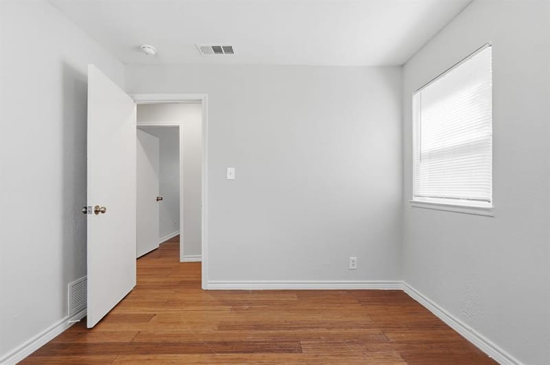 760 Oakwood Avenue, Hurst TX 76053 - Photo 22