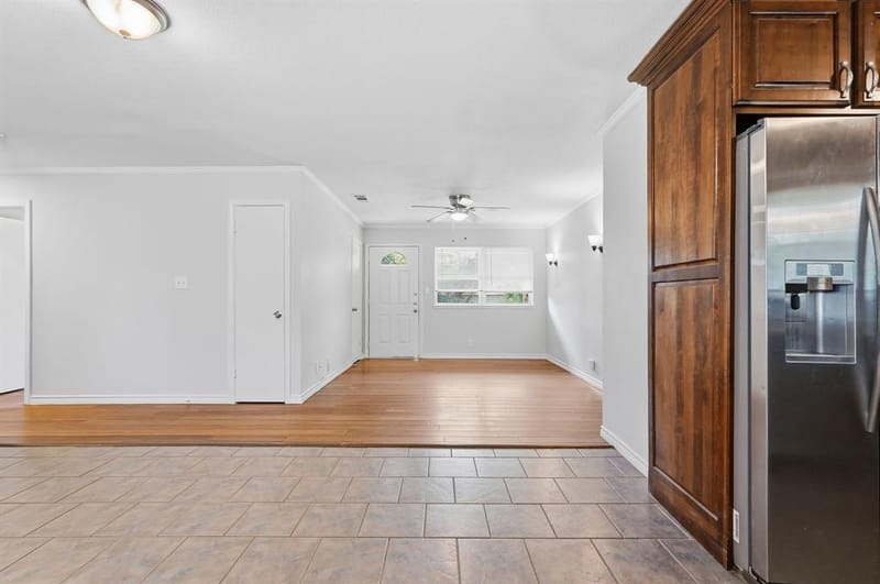760 Oakwood Avenue, Hurst TX 76053 - Photo 7