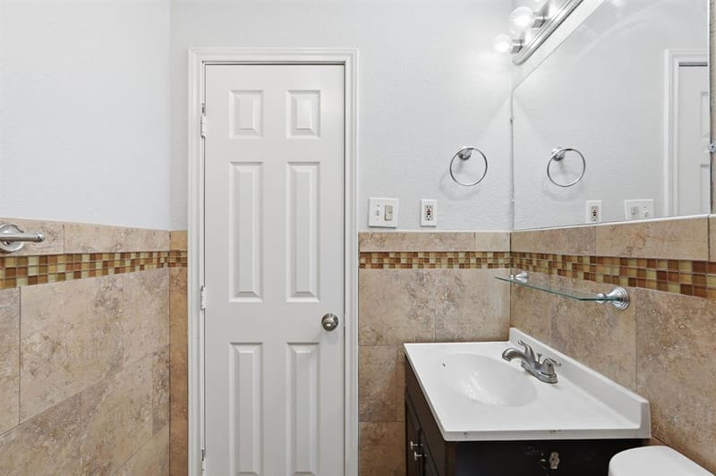760 Oakwood Avenue, Hurst TX 76053 - Photo 30