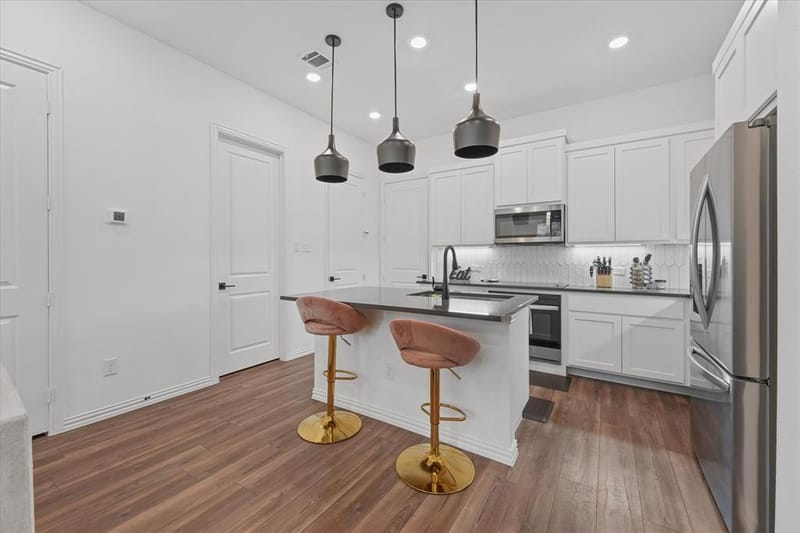 7562 Edgeware Road, Dallas TX 75228 - Photo 3
