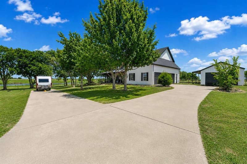 3817 Ganzer Road W, Denton TX 76207 - Photo 2