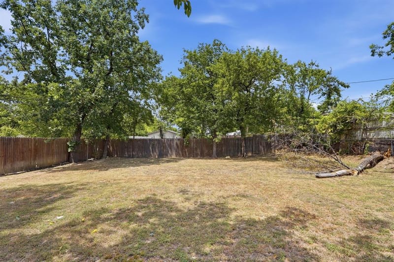 2663 Burton Avenue, Fort Worth TX 76105 - Photo 23