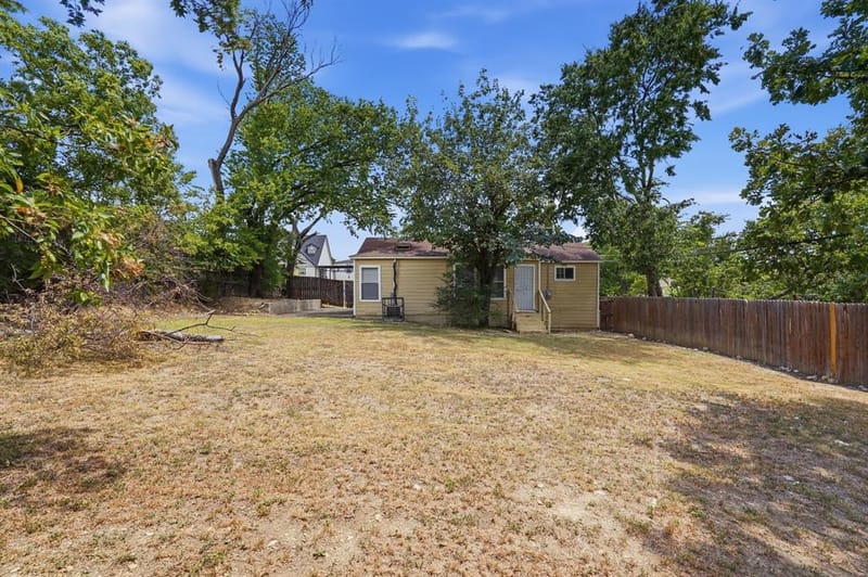 2663 Burton Avenue, Fort Worth TX 76105 - Photo 24