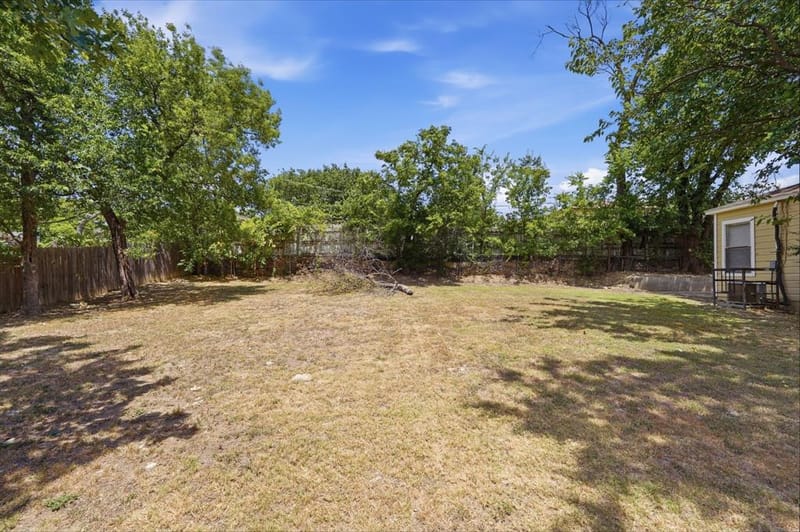 2663 Burton Avenue, Fort Worth TX 76105 - Photo 25