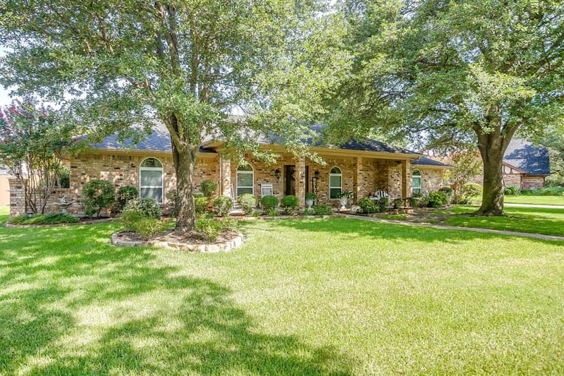 922 Highland Drive, Cleburne TX 76033 - Photo 2