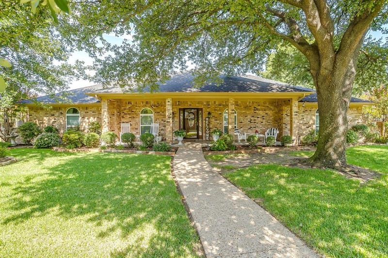 922 Highland Drive, Cleburne TX 76033 - Photo 4