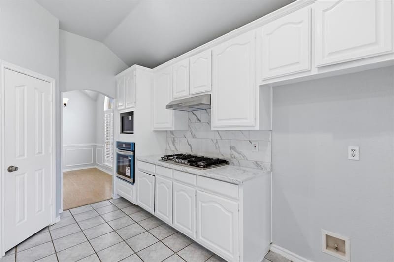 12601 Red Cedar Drive, Fort Worth TX 76040 - Photo 9