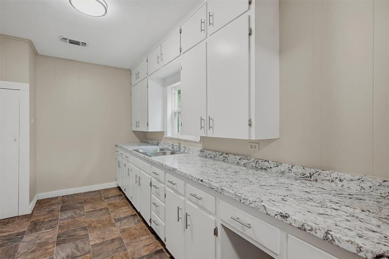 408 S Tone Avenue, Denison TX 75020 - Photo 11