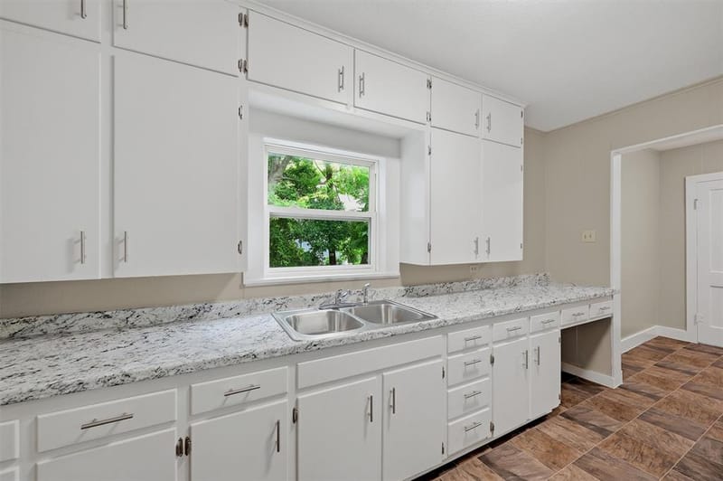 408 S Tone Avenue, Denison TX 75020 - Photo 8