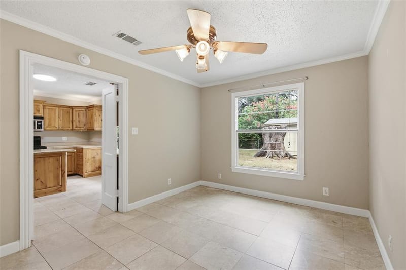 909 Keith Pumphrey Drive, River Oaks TX 76114 - Photo 13