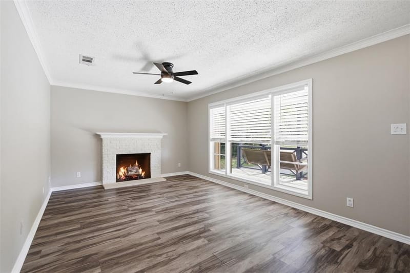 909 Keith Pumphrey Drive, River Oaks TX 76114 - Photo 7
