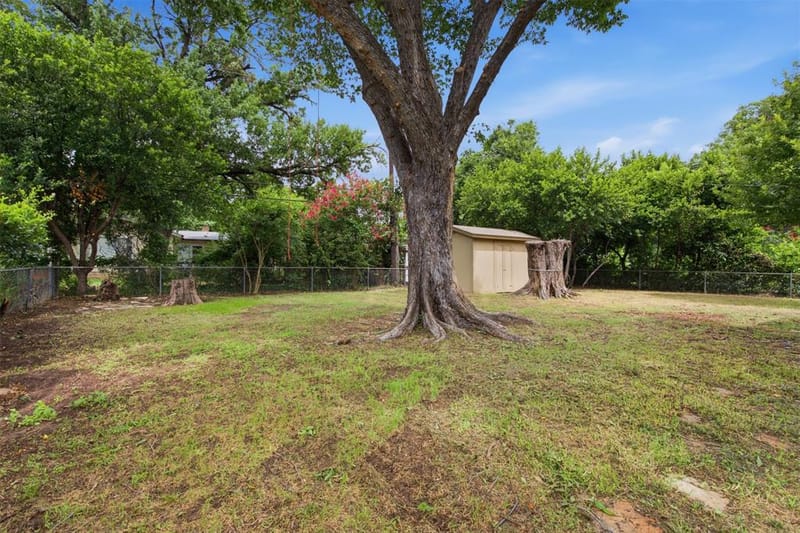 909 Keith Pumphrey Drive, River Oaks TX 76114 - Photo 28