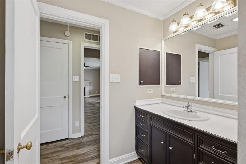 909 Keith Pumphrey Drive, River Oaks TX 76114 - Photo 19