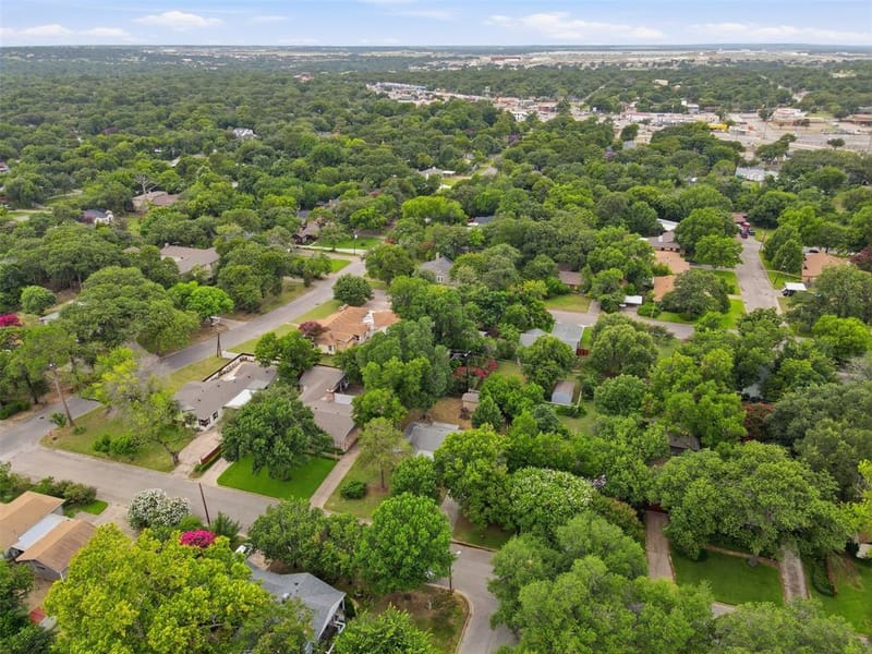 909 Keith Pumphrey Drive, River Oaks TX 76114 - Photo 31