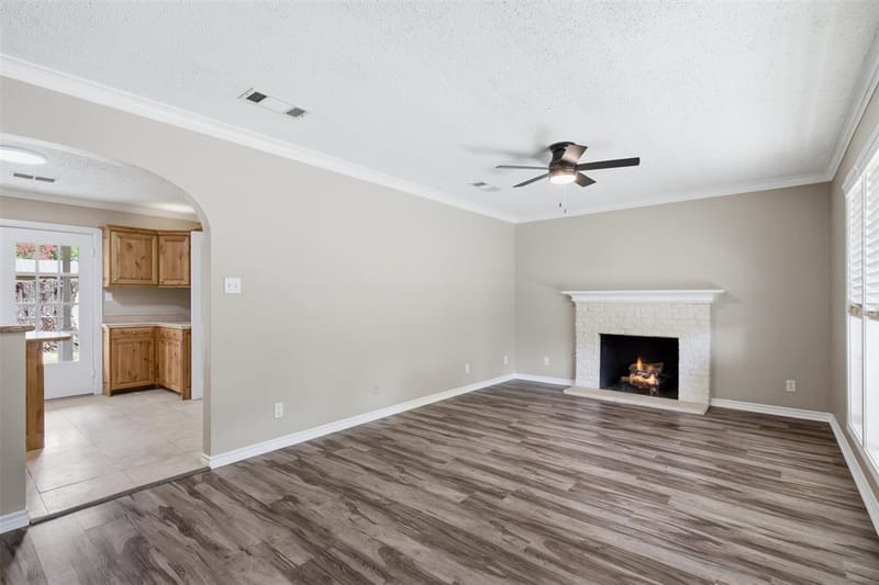 909 Keith Pumphrey Drive, River Oaks TX 76114 - Photo 8