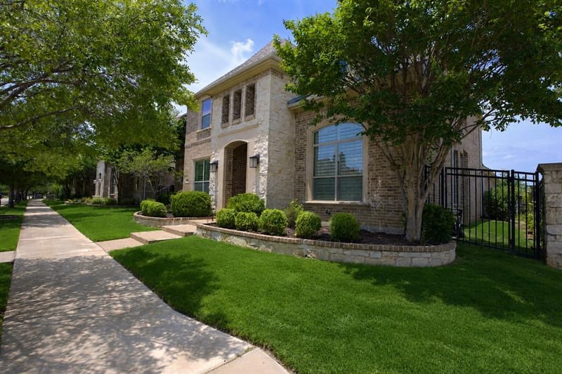 3801 Plum Vista Place, Arlington TX 76005 - Photo 3