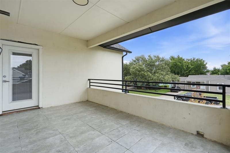 2732 Livingston Avenue, Fort Worth TX 76110 - Photo 38