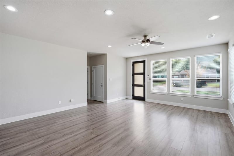 2732 Livingston Avenue, Fort Worth TX 76110 - Photo 11