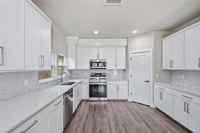 2732 Livingston Avenue, Fort Worth TX 76110 - Photo 8