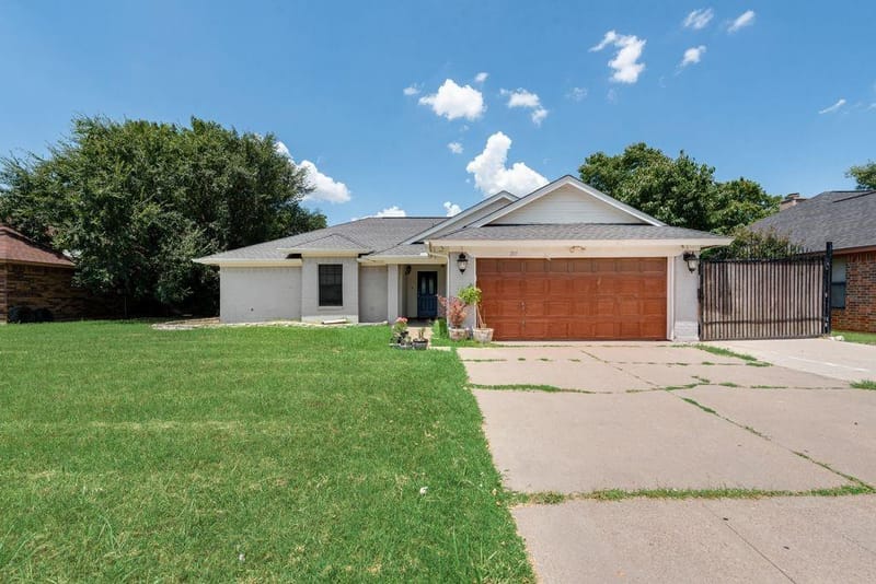 205 Freedom Lane, Arlington TX 76002 - Photo 22