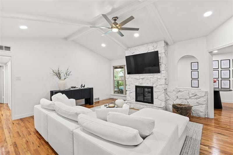 2304 babalos Lane, Dallas TX 75228 - Photo 4