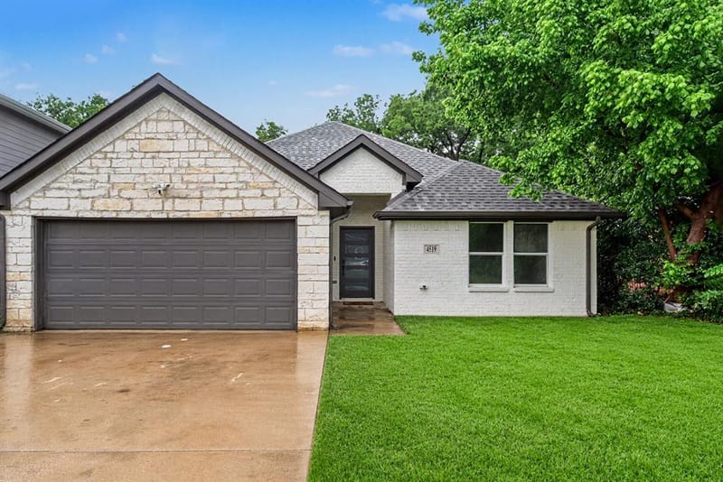 4519 Yancy Street, Dallas TX 75216 - Photo 2