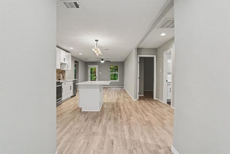 4519 Yancy Street, Dallas TX 75216 - Photo 5