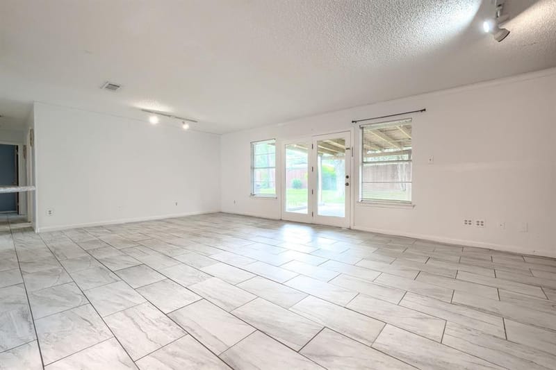 821 Prestwick Street, Bedford TX 76022 - Photo 5