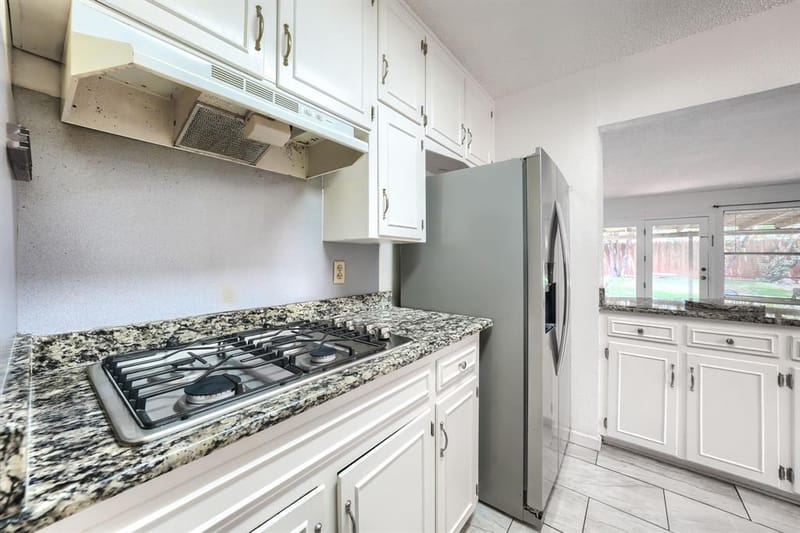 821 Prestwick Street, Bedford TX 76022 - Photo 11